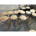 Tabouret pivotant industriel avec jambes en bois